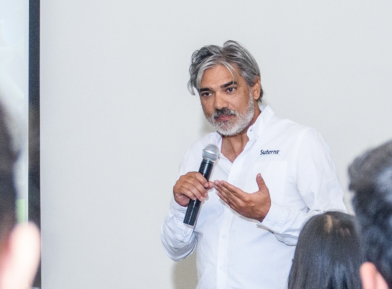 Diego Paniagua speaks to an audience.