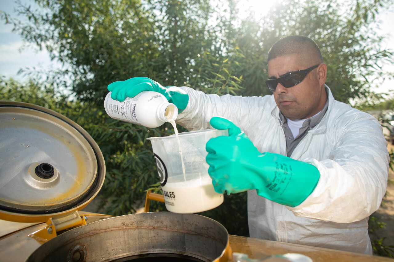 flowable-preparation-spray-in-crop